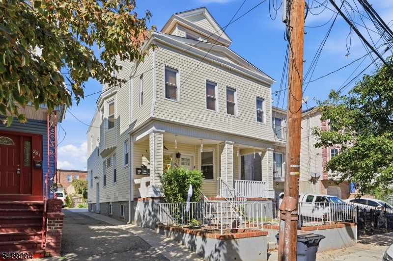 main property photo 11