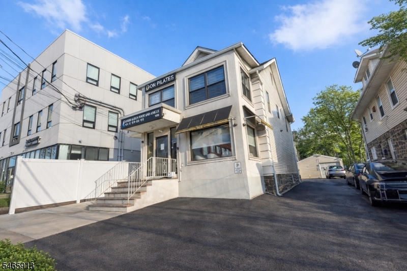 main property photo 23