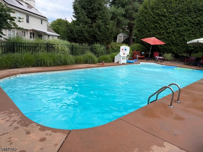 main property photo 40