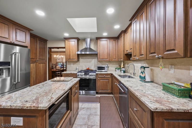 main property photo 14
