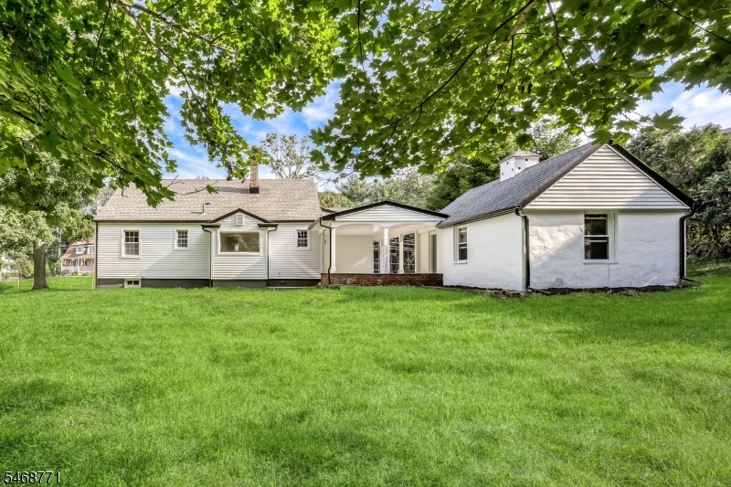 main property photo 16