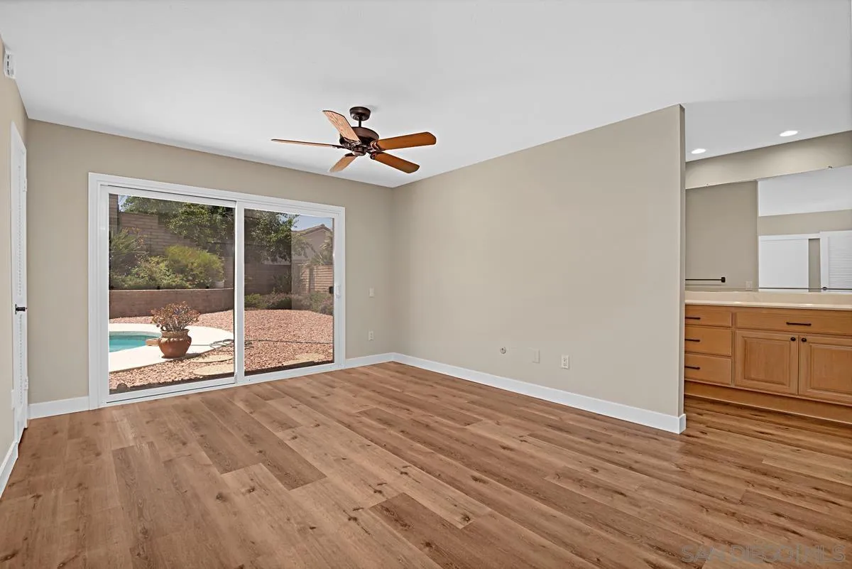 property viewer photo 18