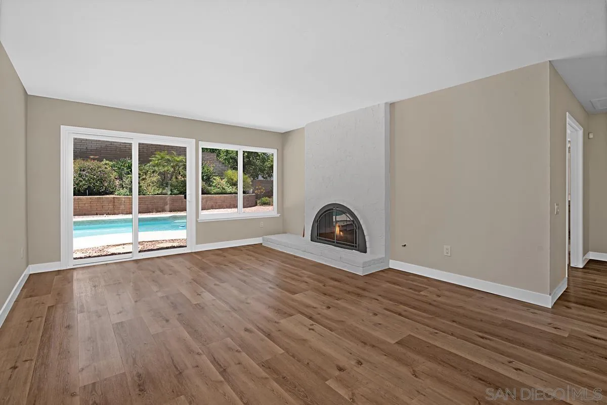 property viewer photo 5