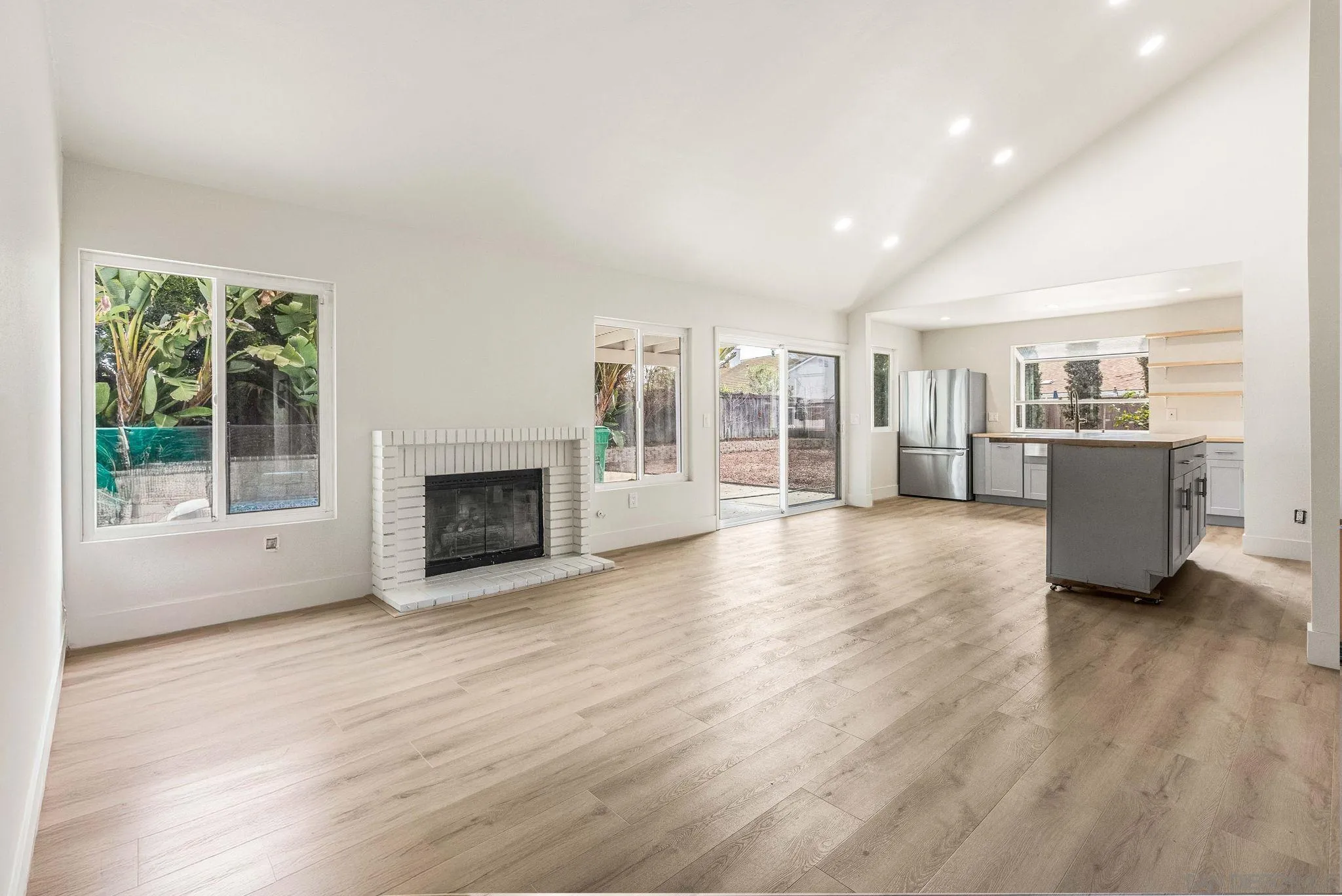 property viewer photo 1