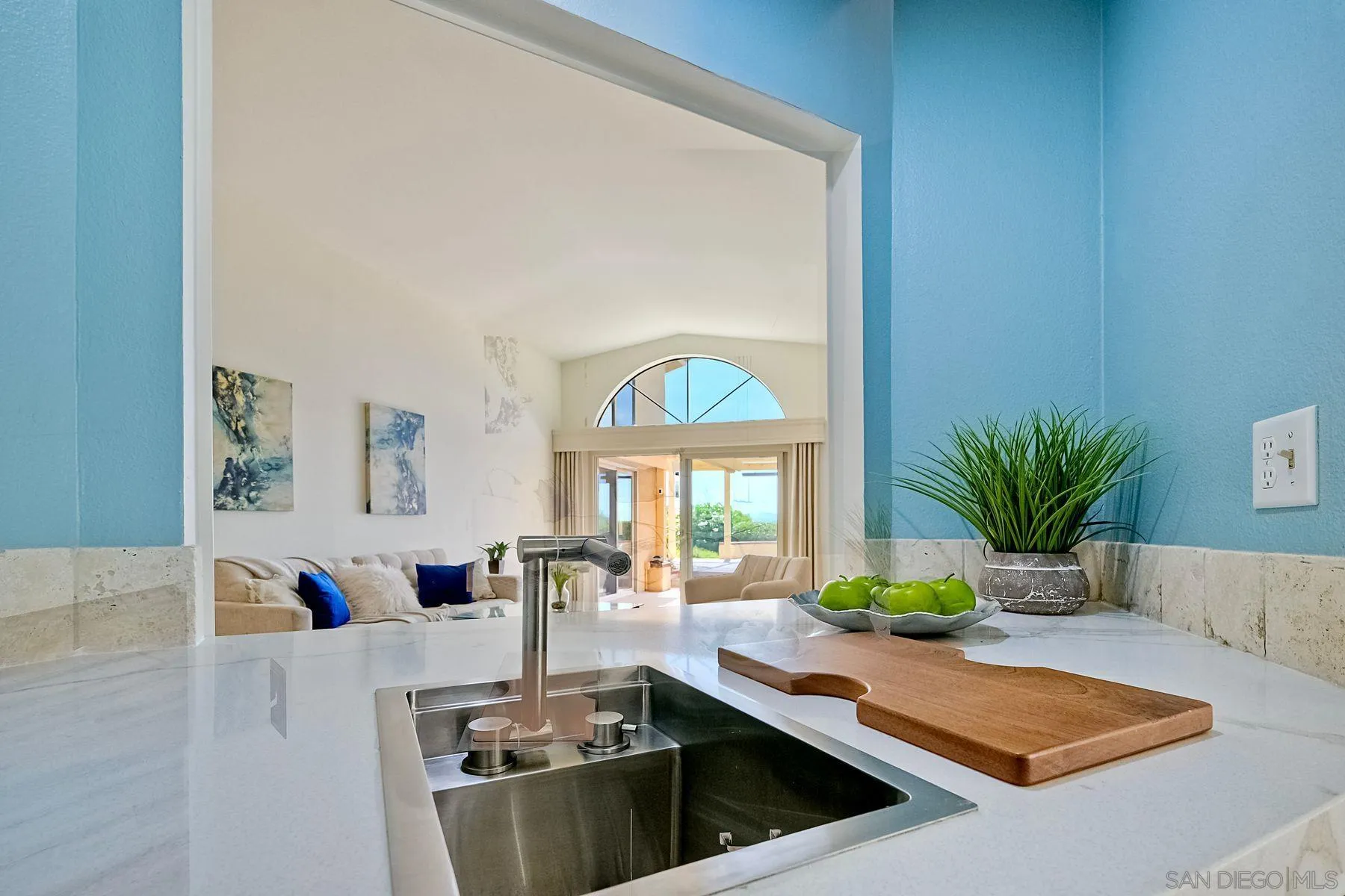 property viewer photo 11