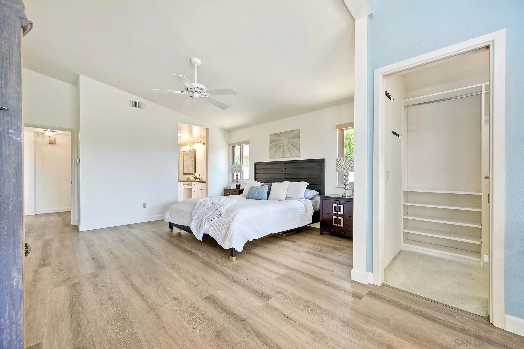 property viewer photo 19