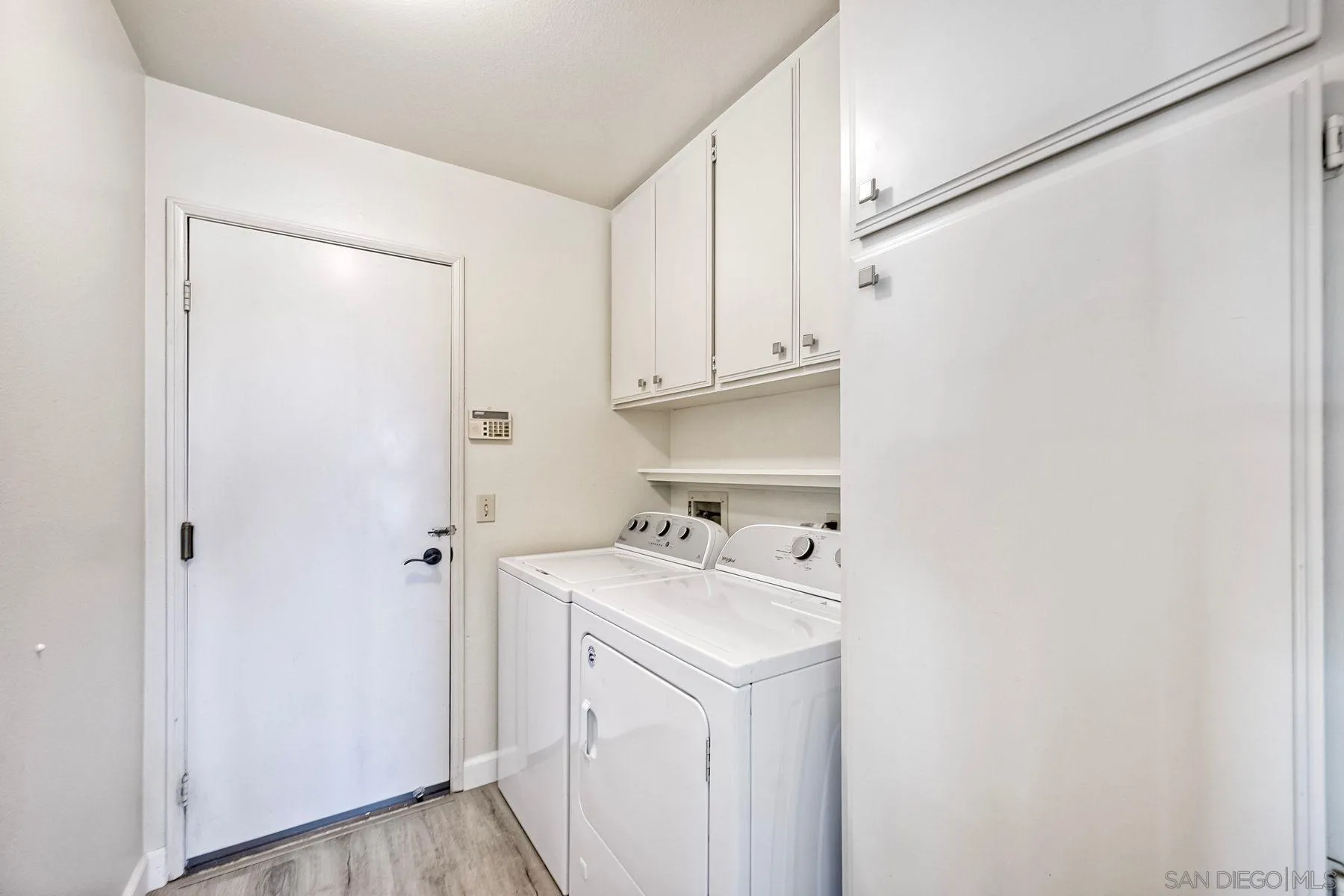property viewer photo 26