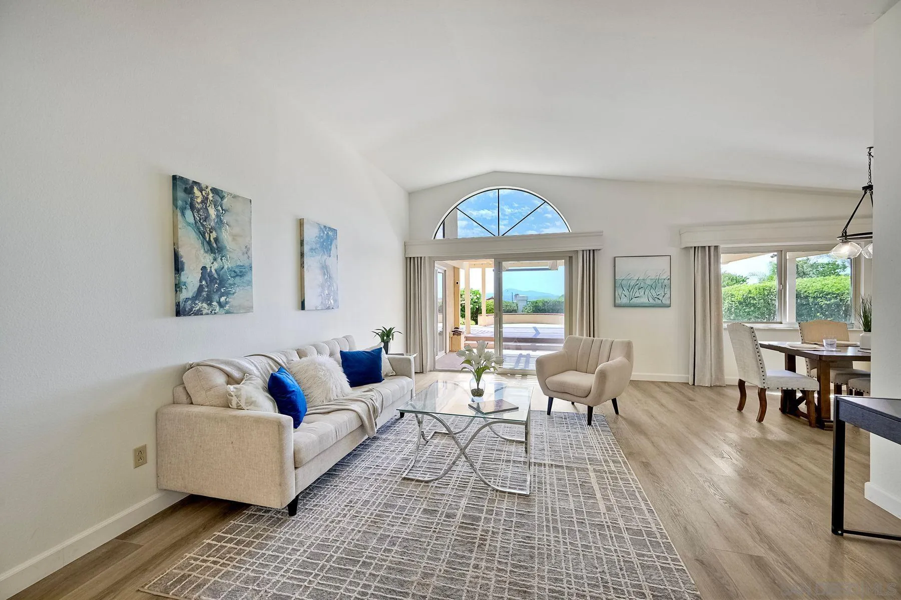 property viewer photo 5