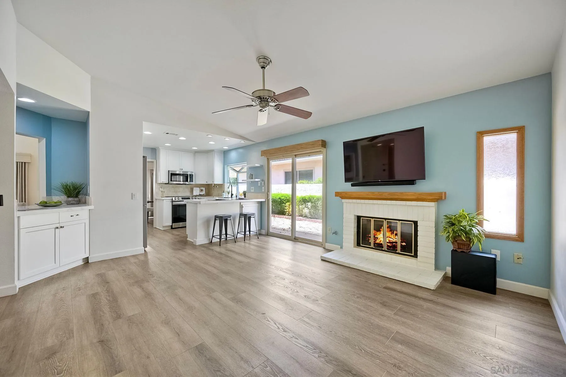 property viewer photo 8