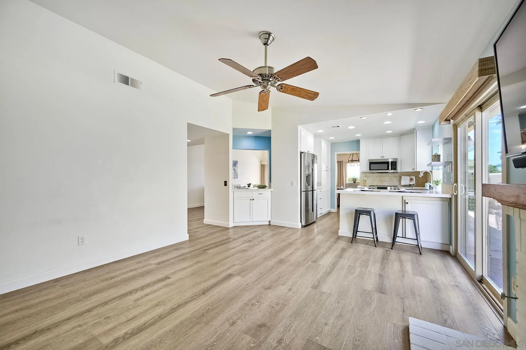 property viewer photo 9