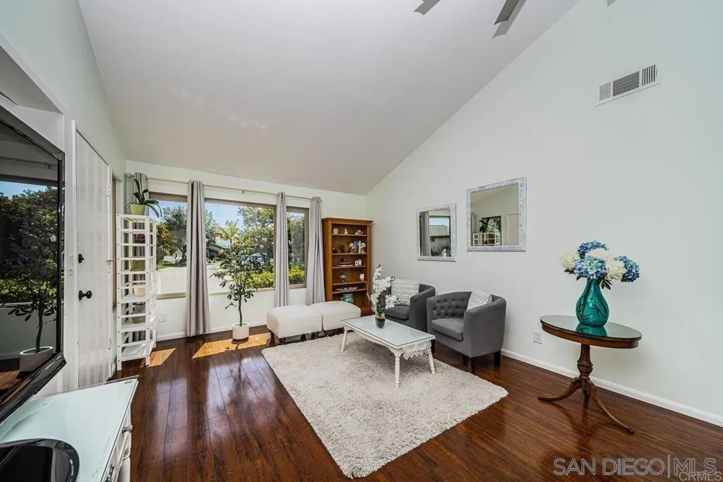 property viewer photo 4