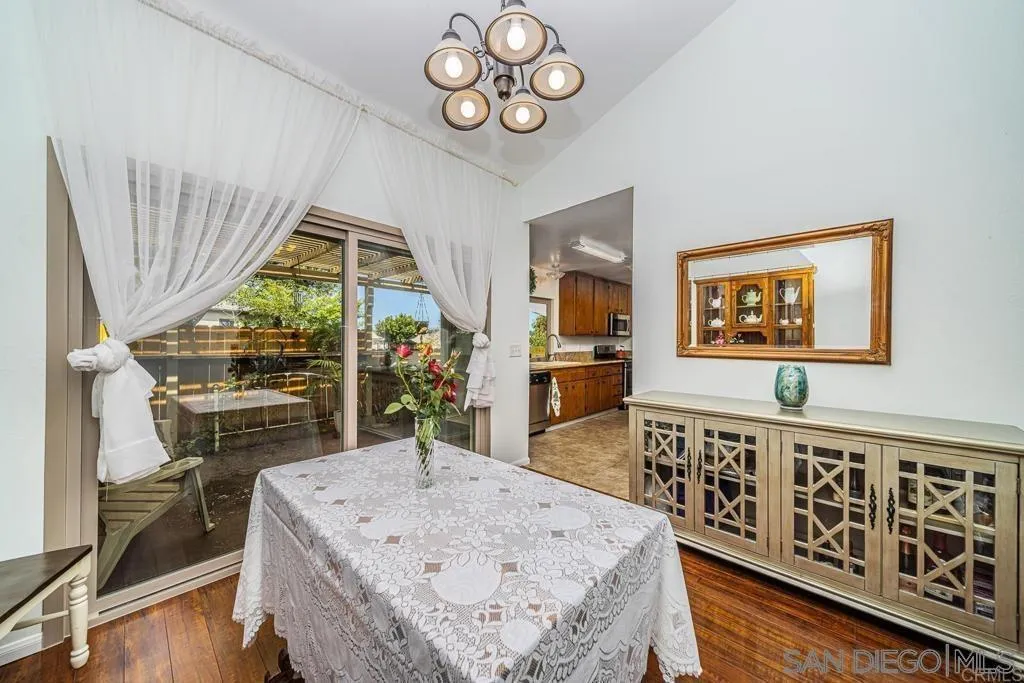 property viewer photo 5