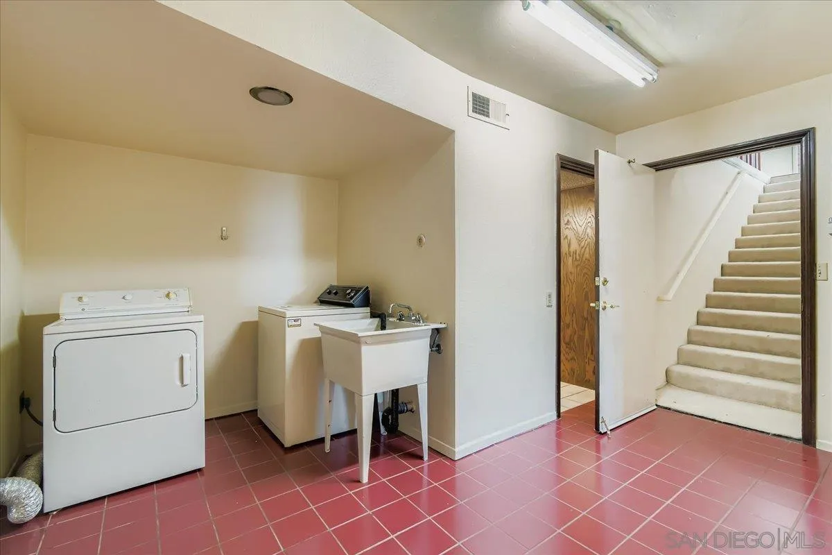 property viewer photo 27