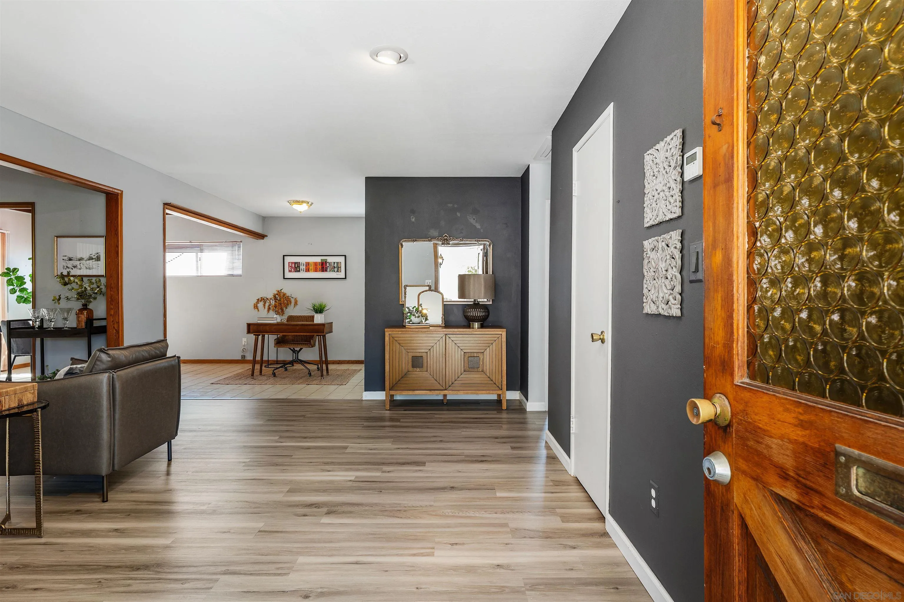property viewer photo 2