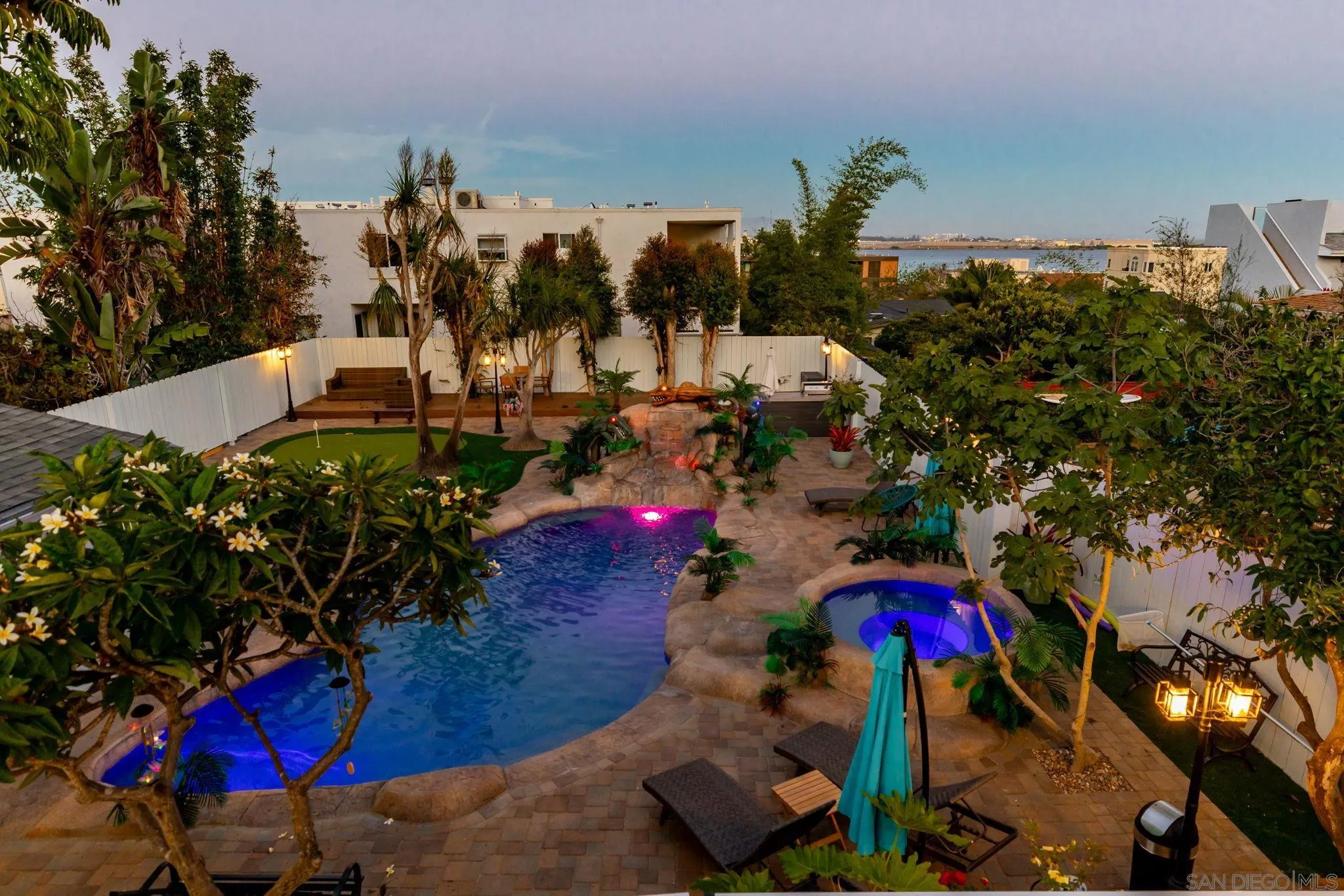main property photo 4