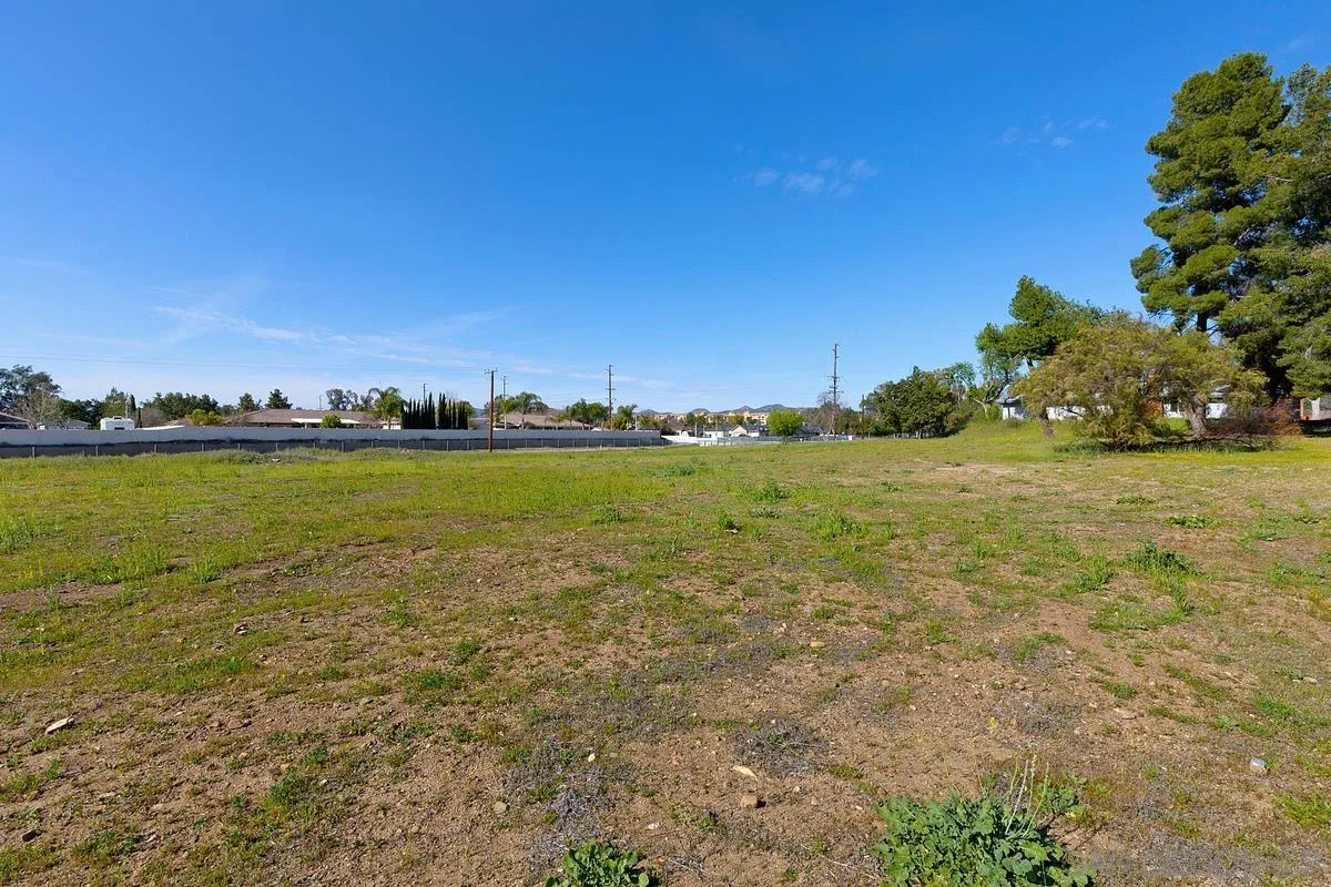 main property photo 35