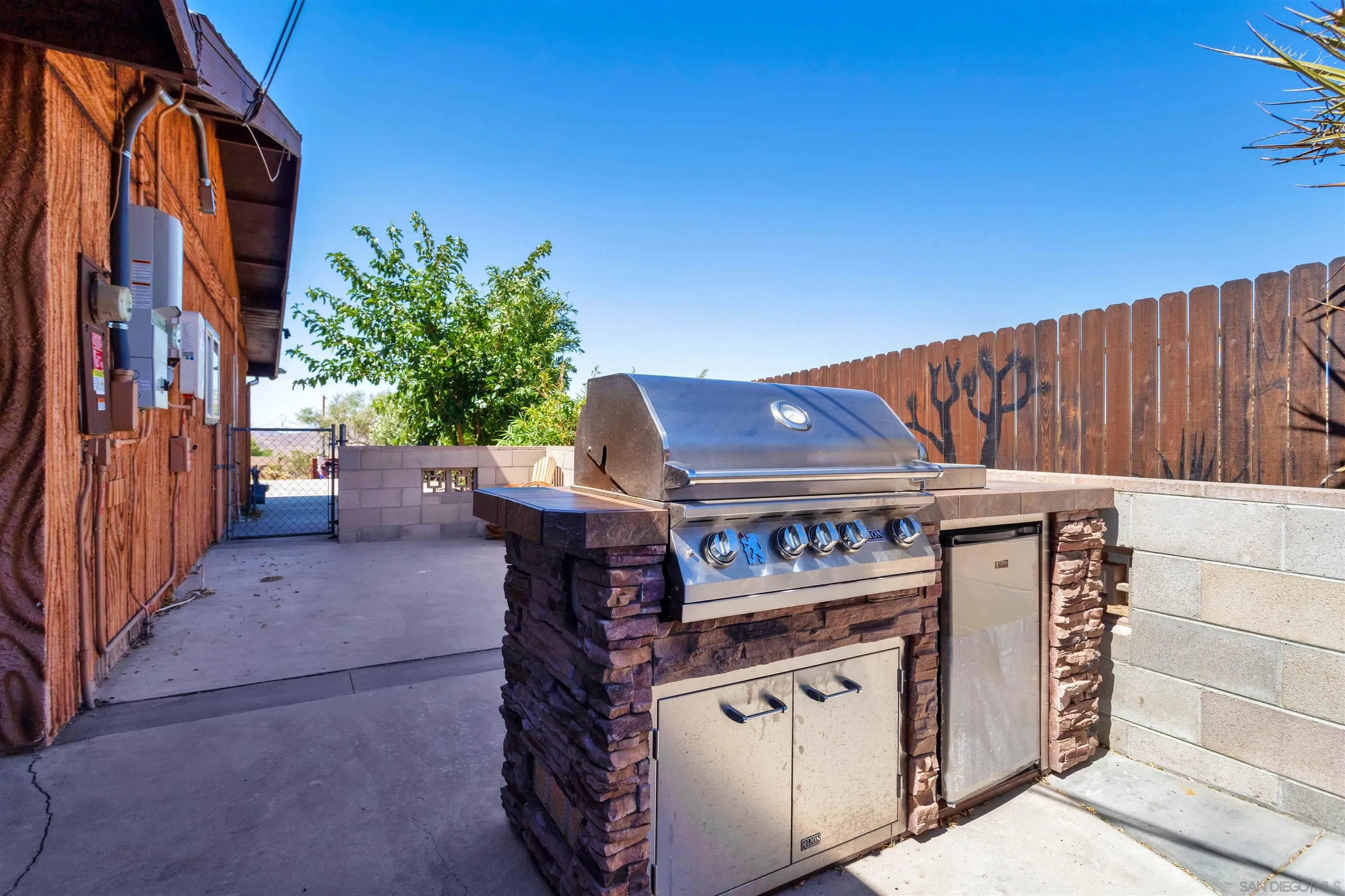 main property photo 44