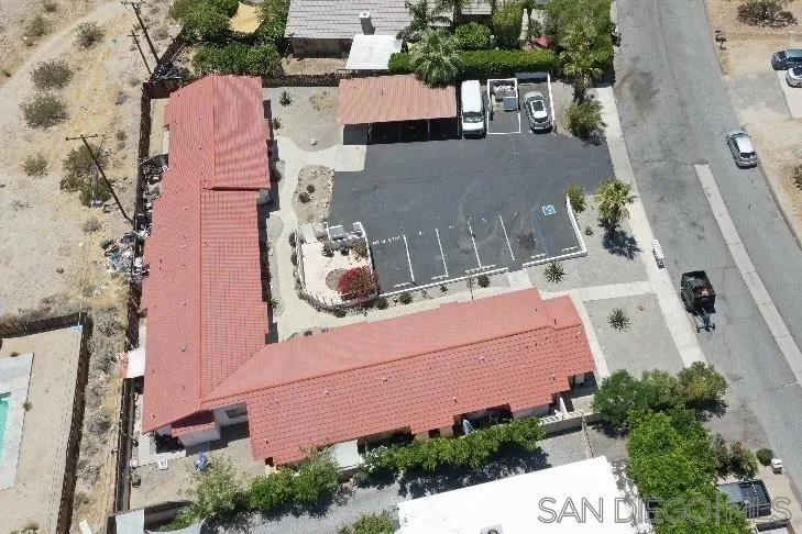 main property photo 10