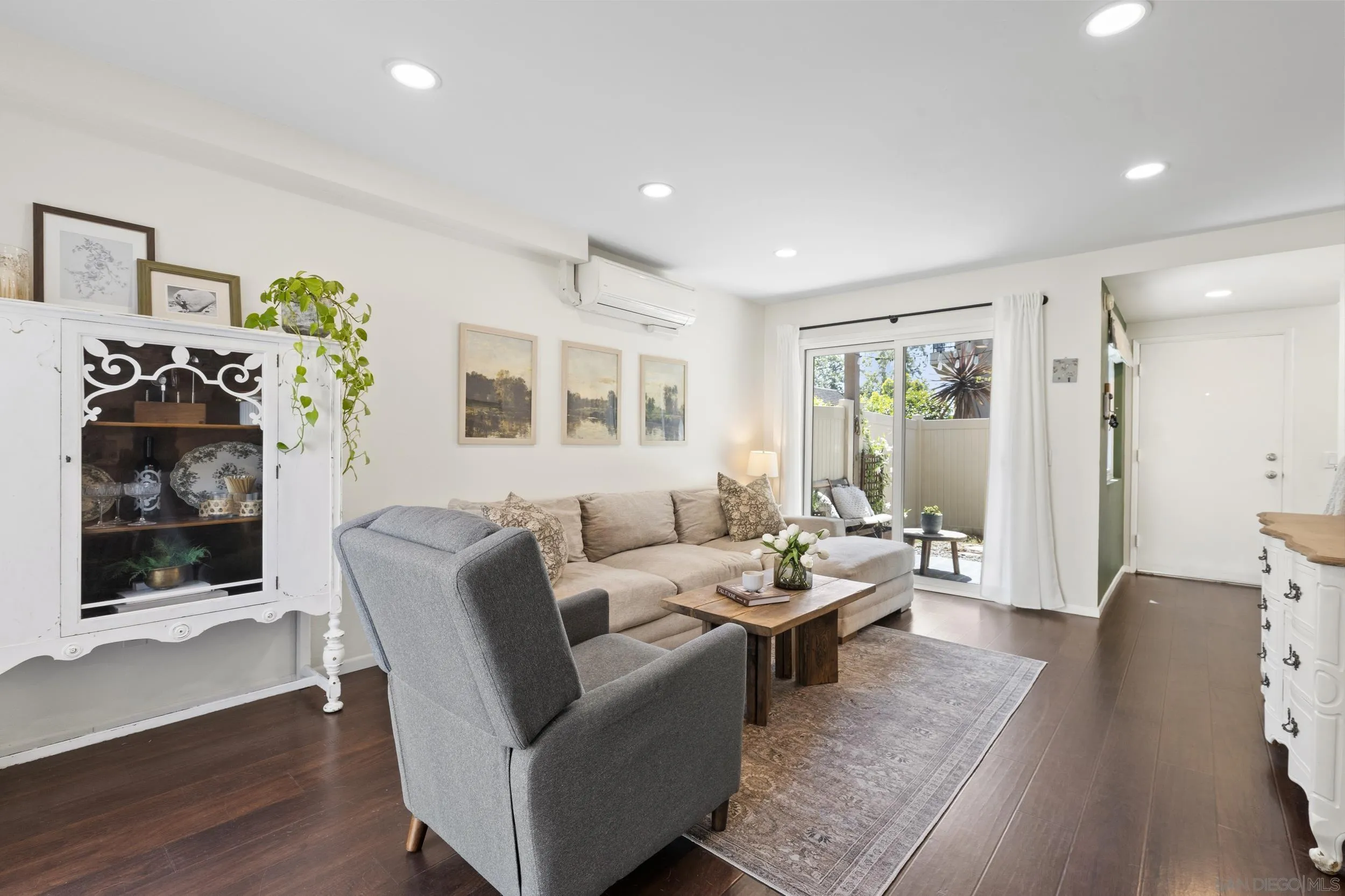 property viewer photo 2