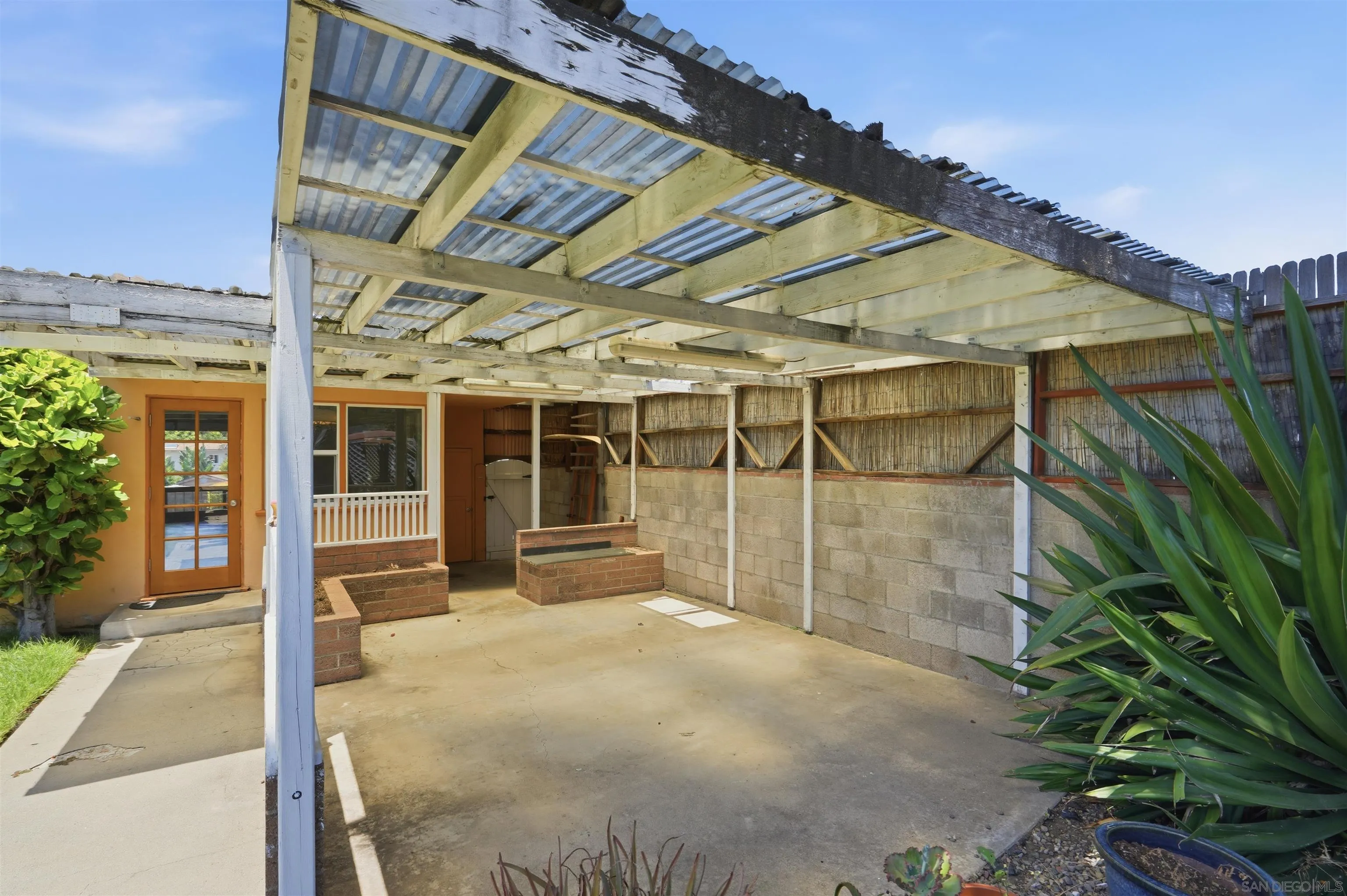 main property photo 9
