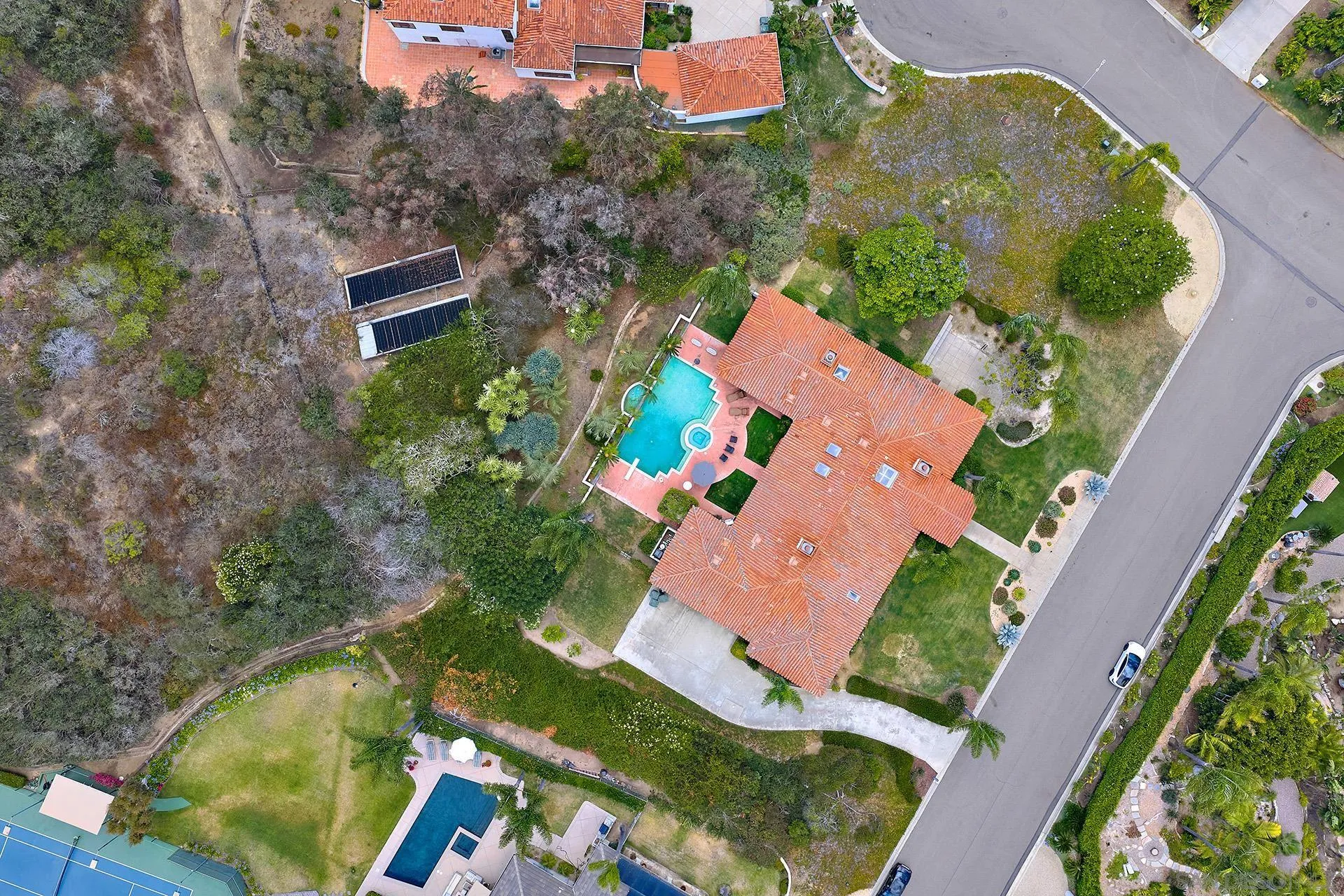 main property photo 33