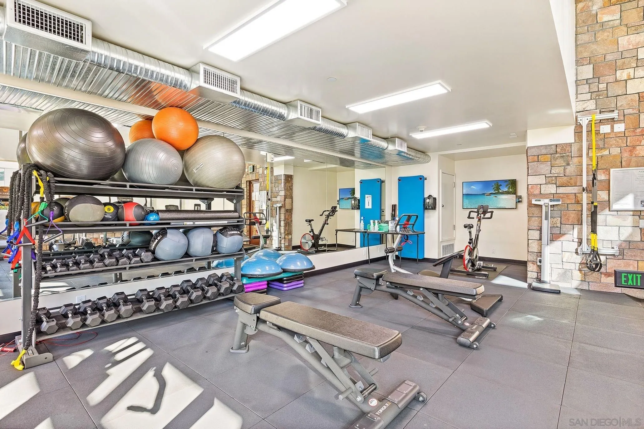main property photo 70