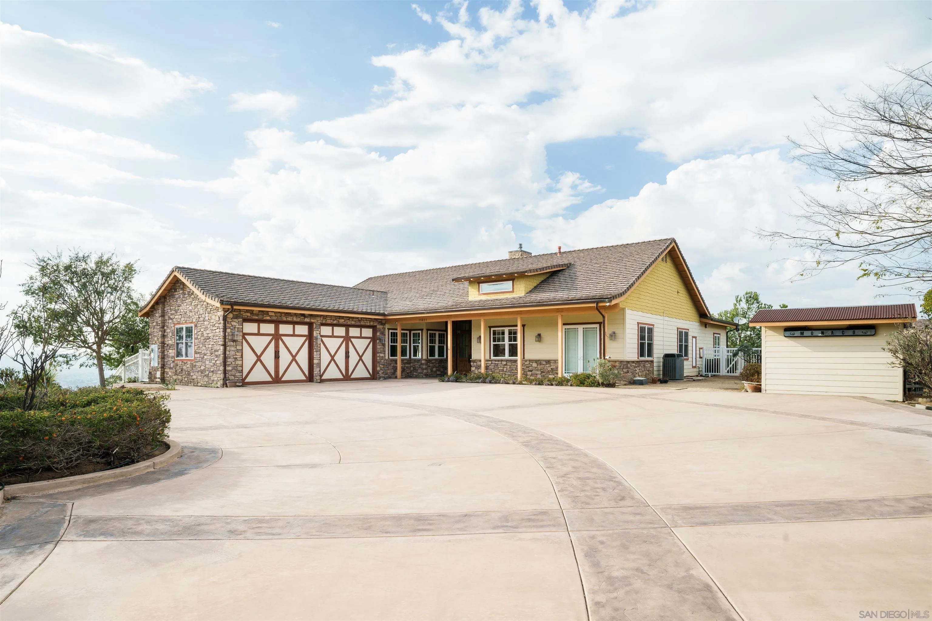 main property photo 30
