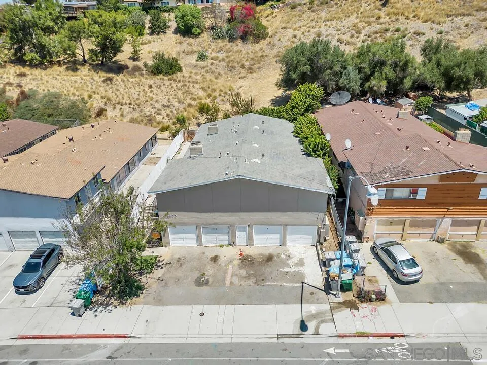 main property photo 27