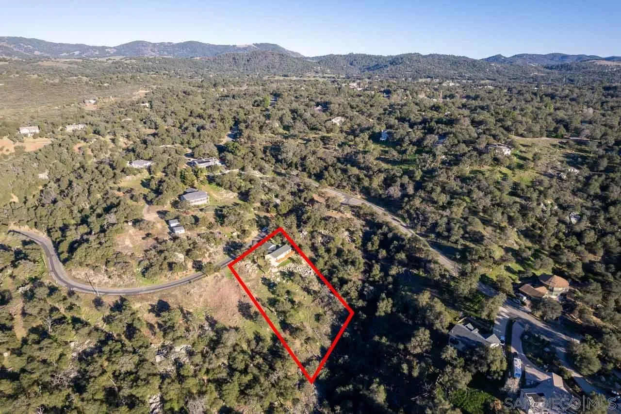 main property photo 28