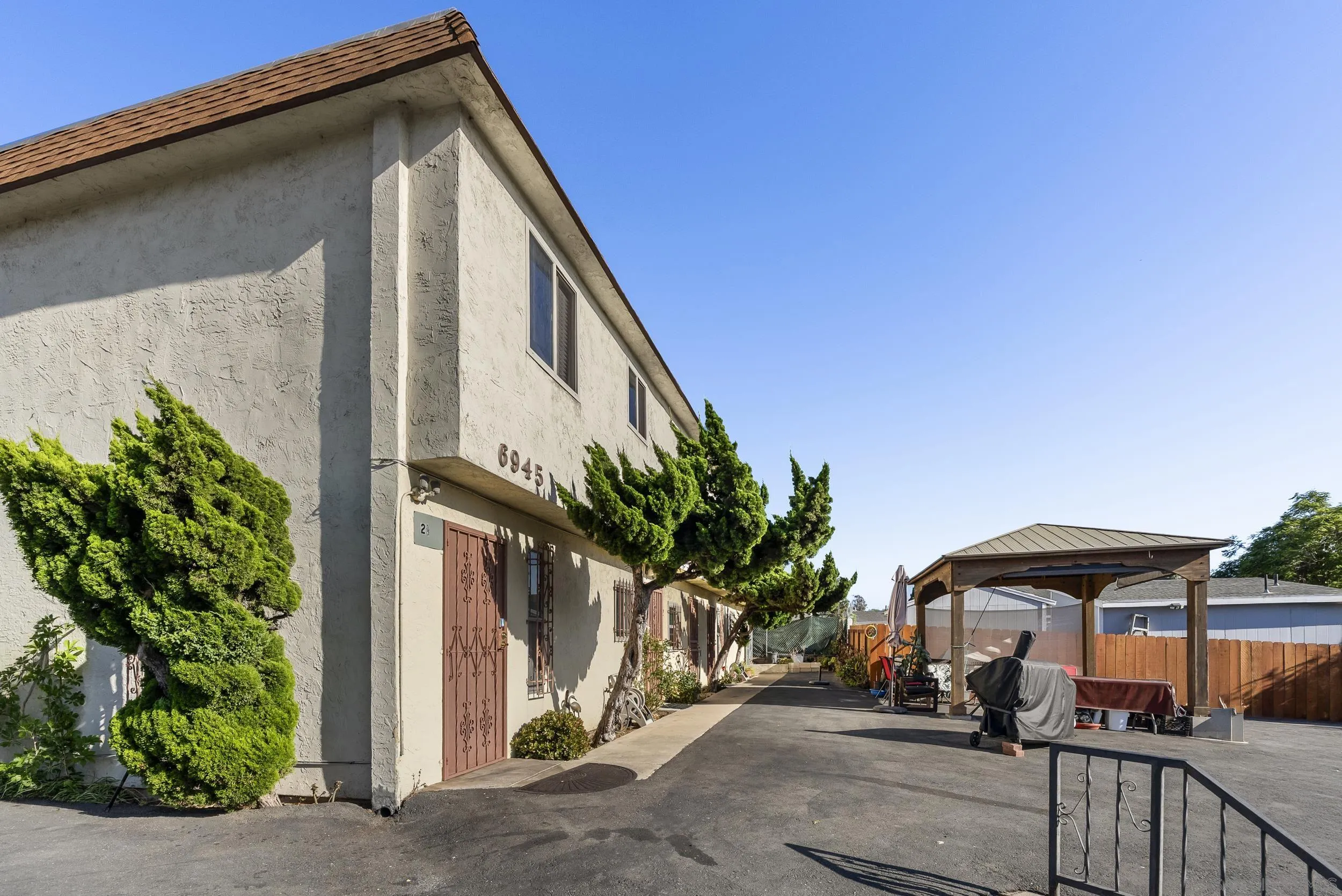 main property photo 40
