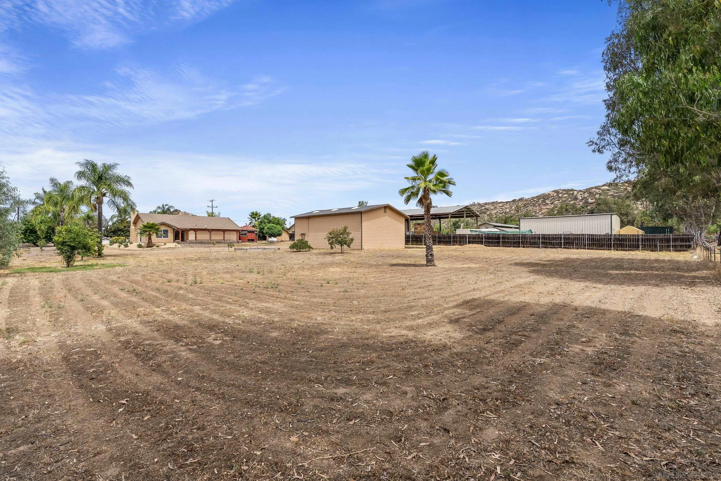 main property photo 17