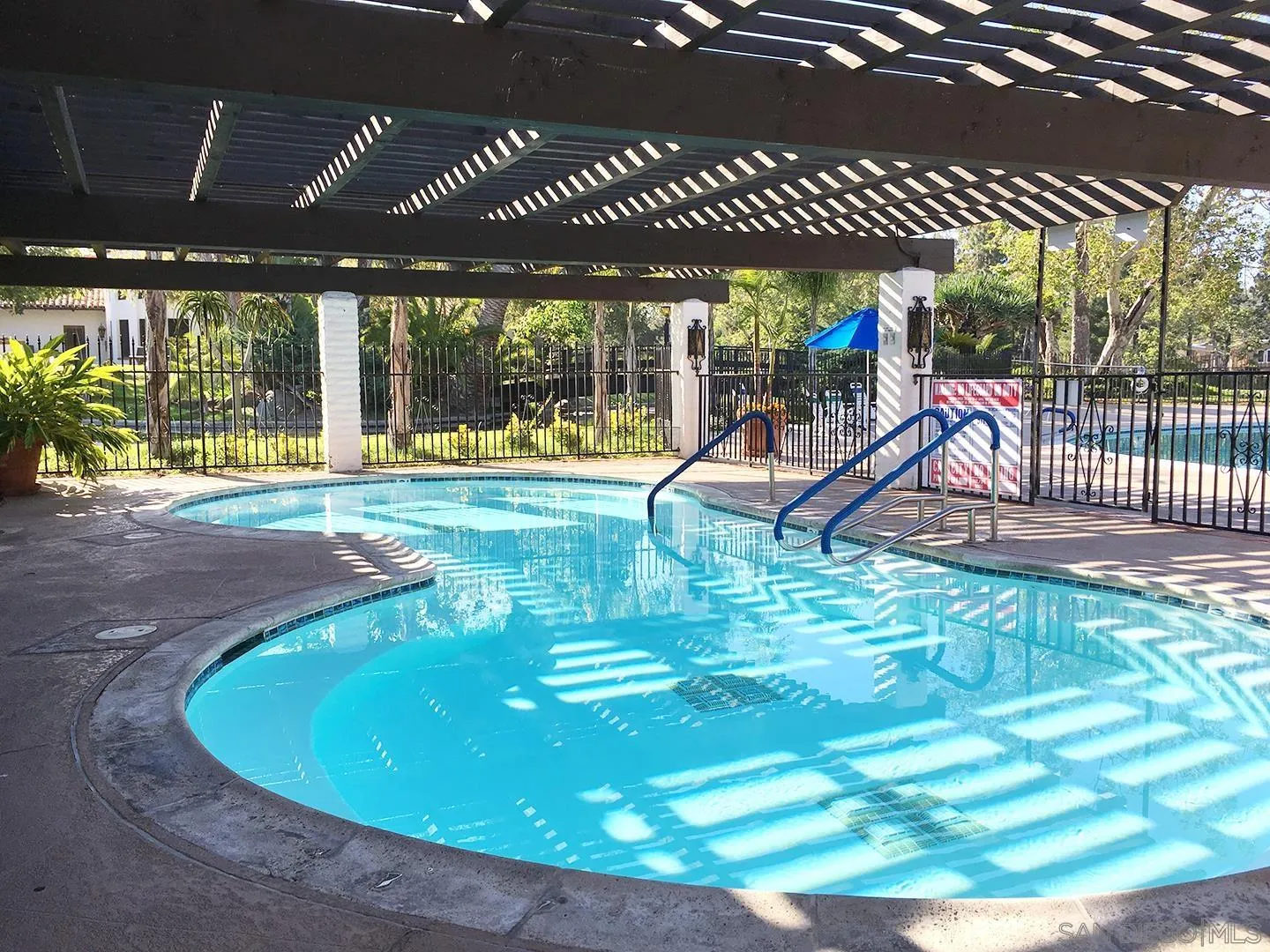 main property photo 18