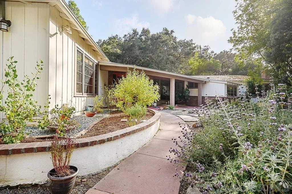 main property photo 59