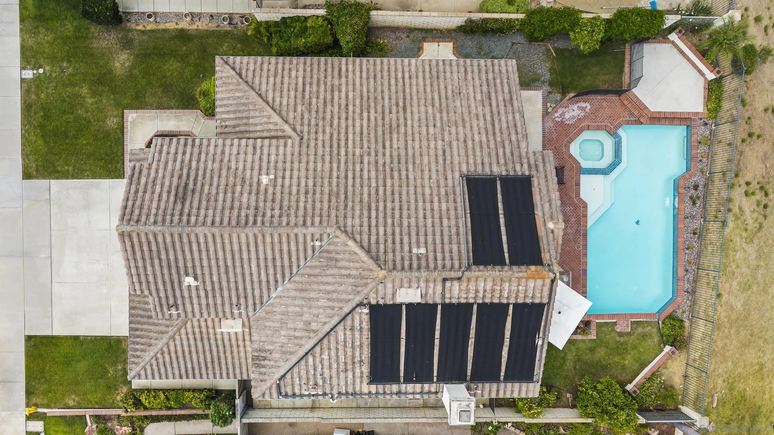 main property photo 45