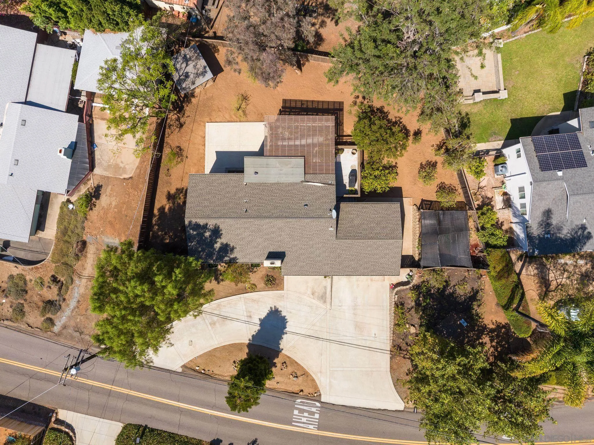 main property photo 30