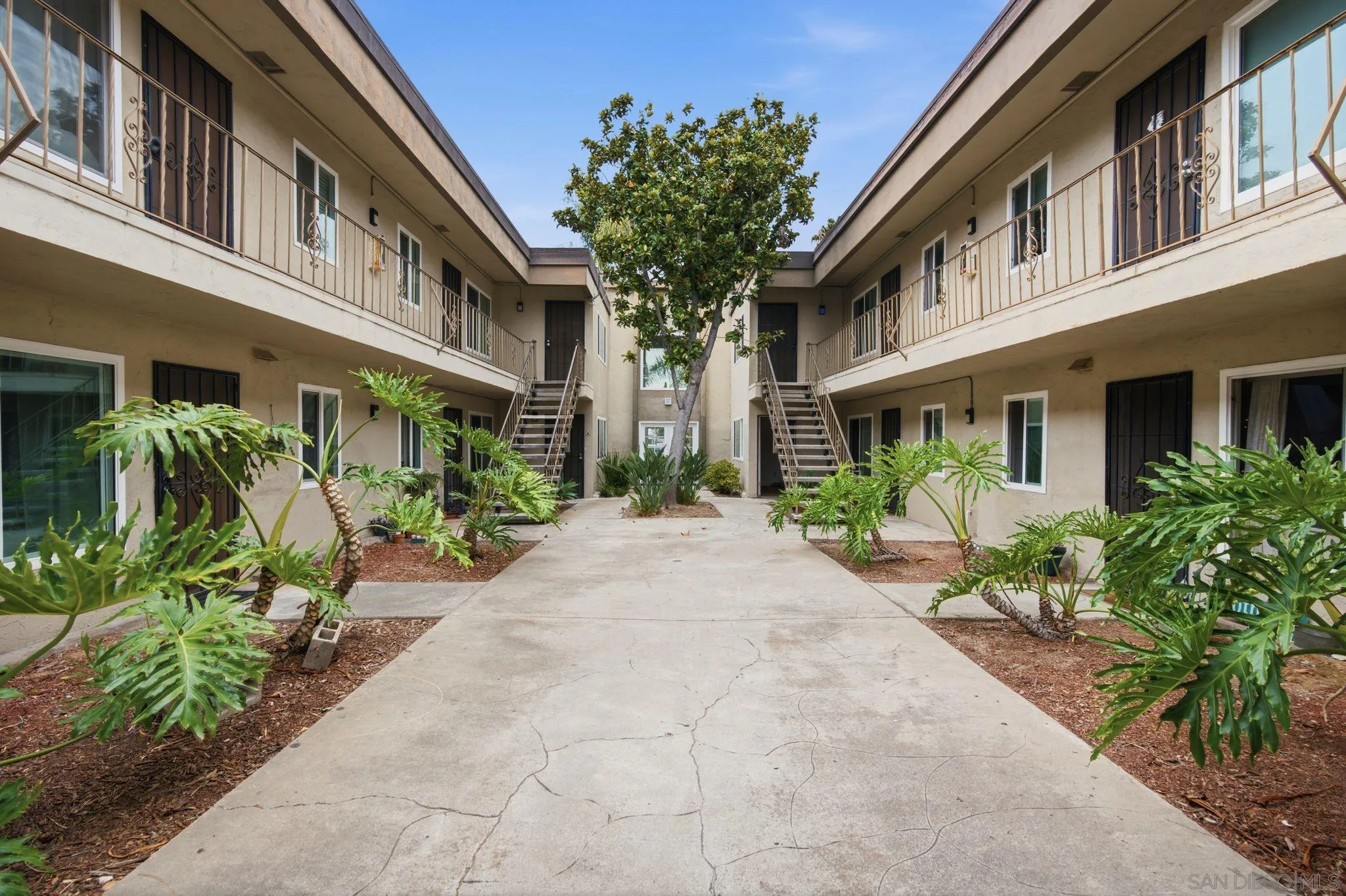 main property photo 13