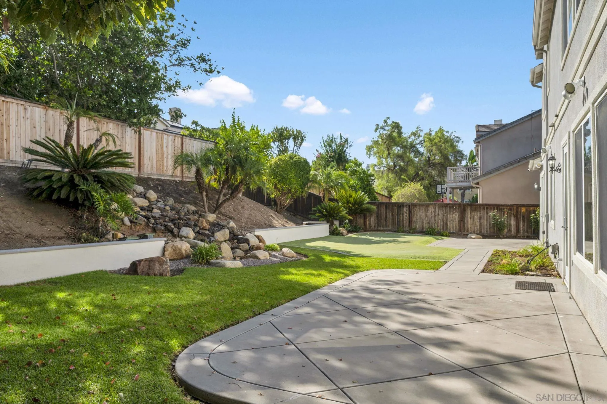 main property photo 25