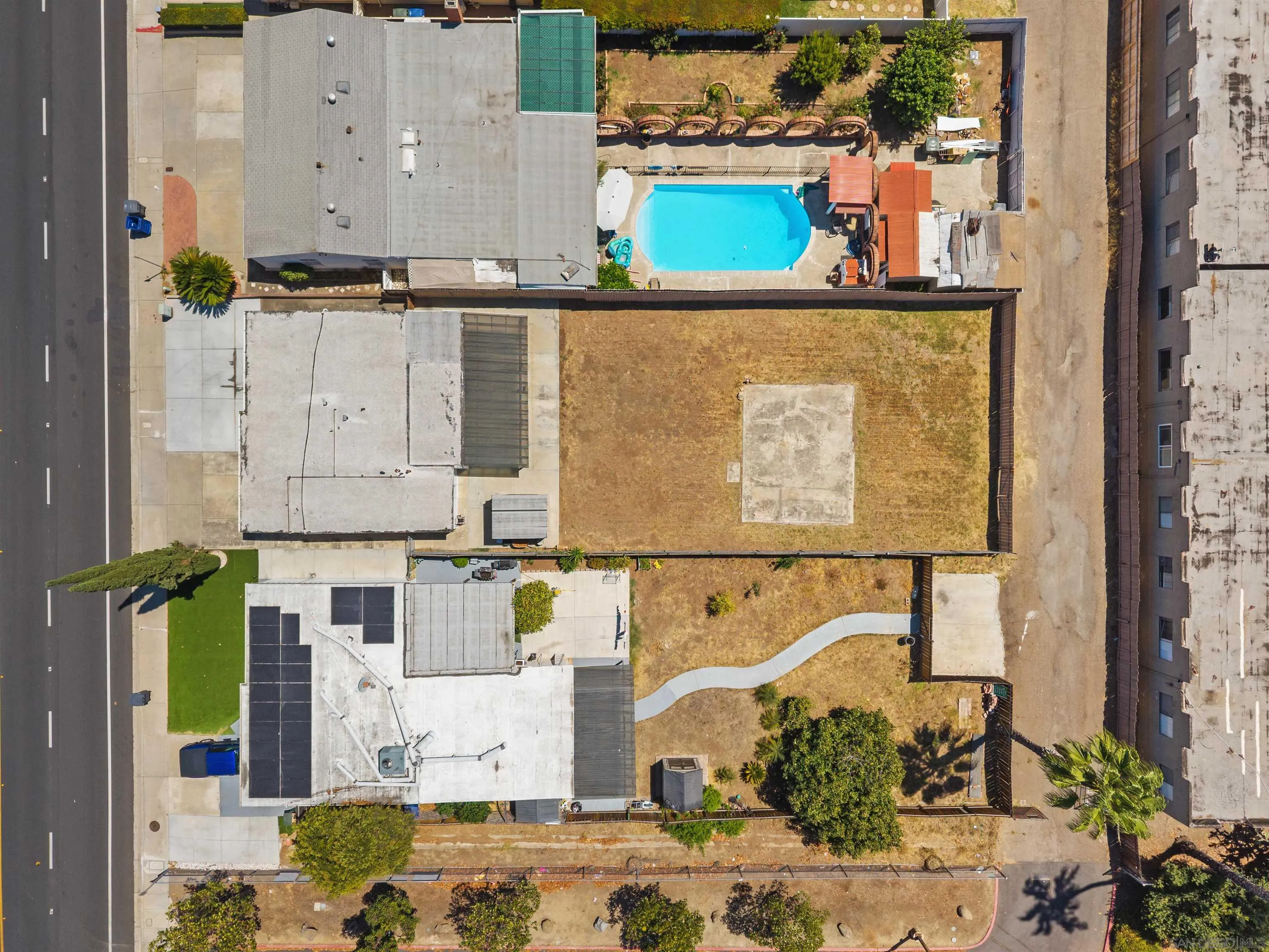 main property photo 44