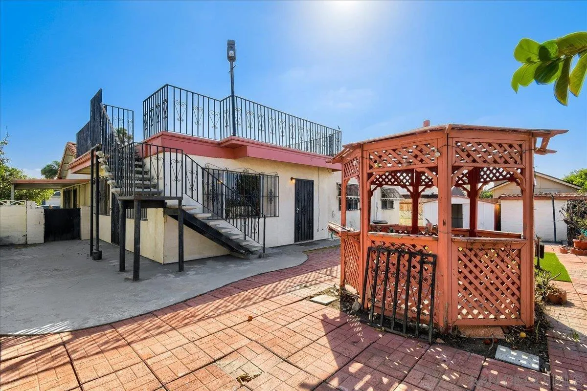 main property photo 27