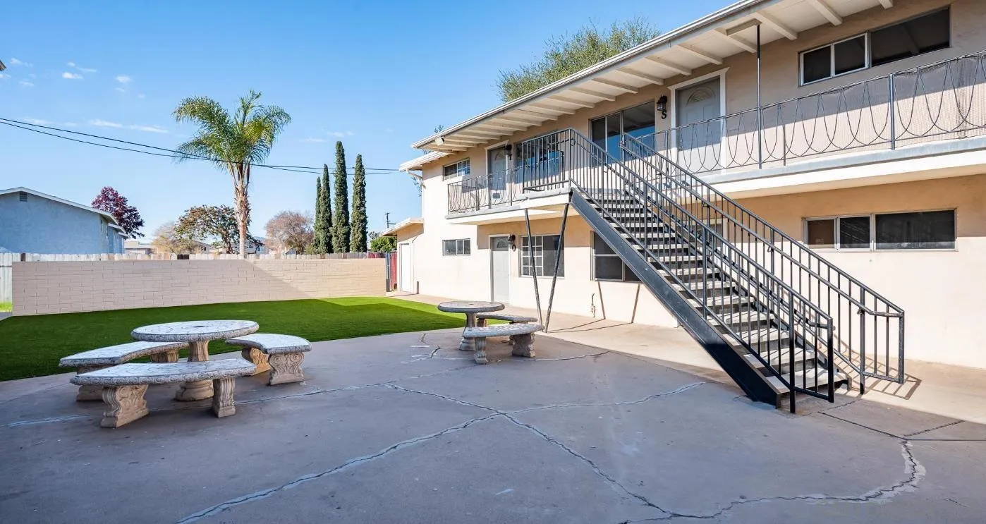 main property photo 12