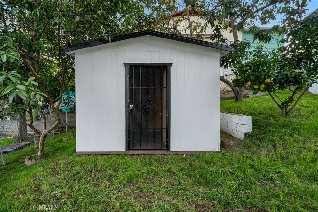 main property photo 40