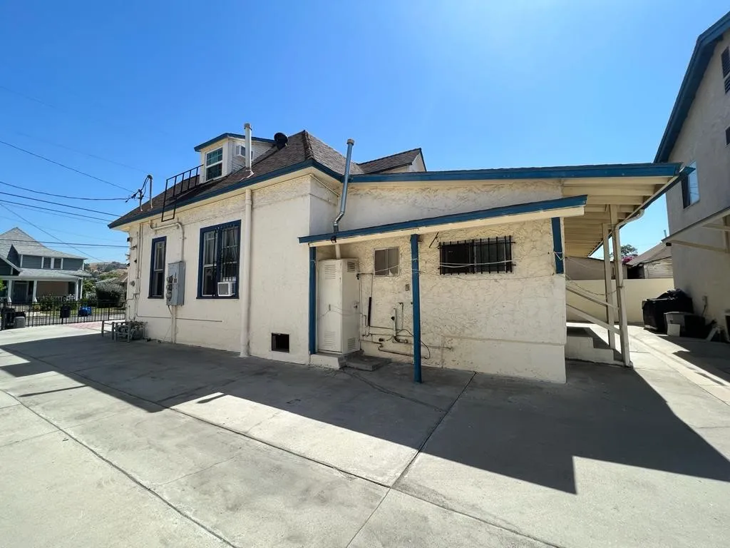 main property photo 7