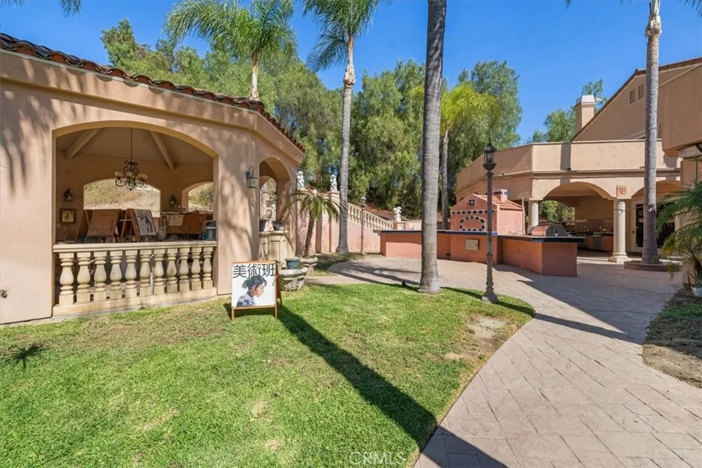 main property photo 10