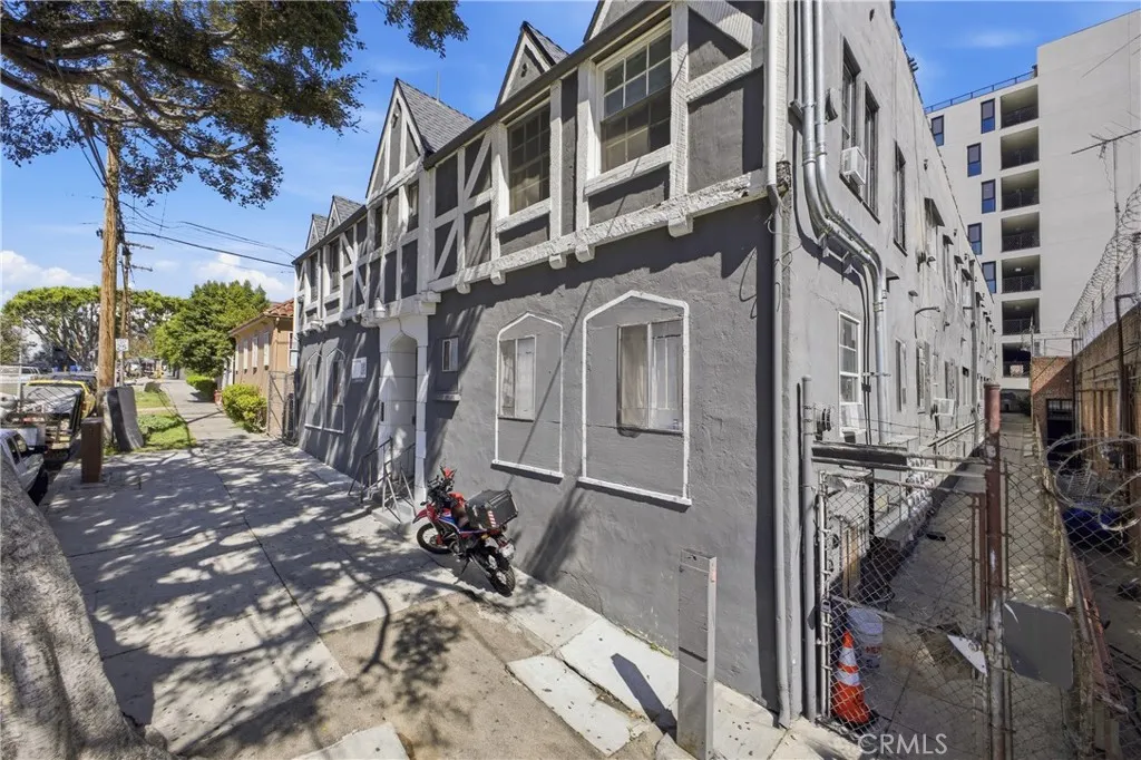 main property photo 8