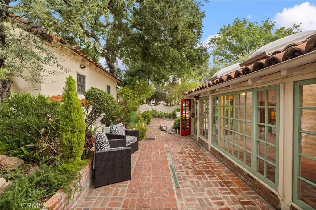 main property photo 50