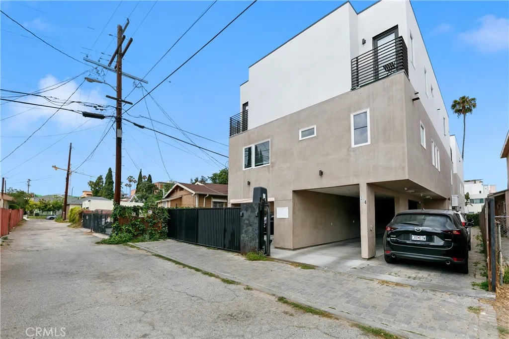 main property photo 38
