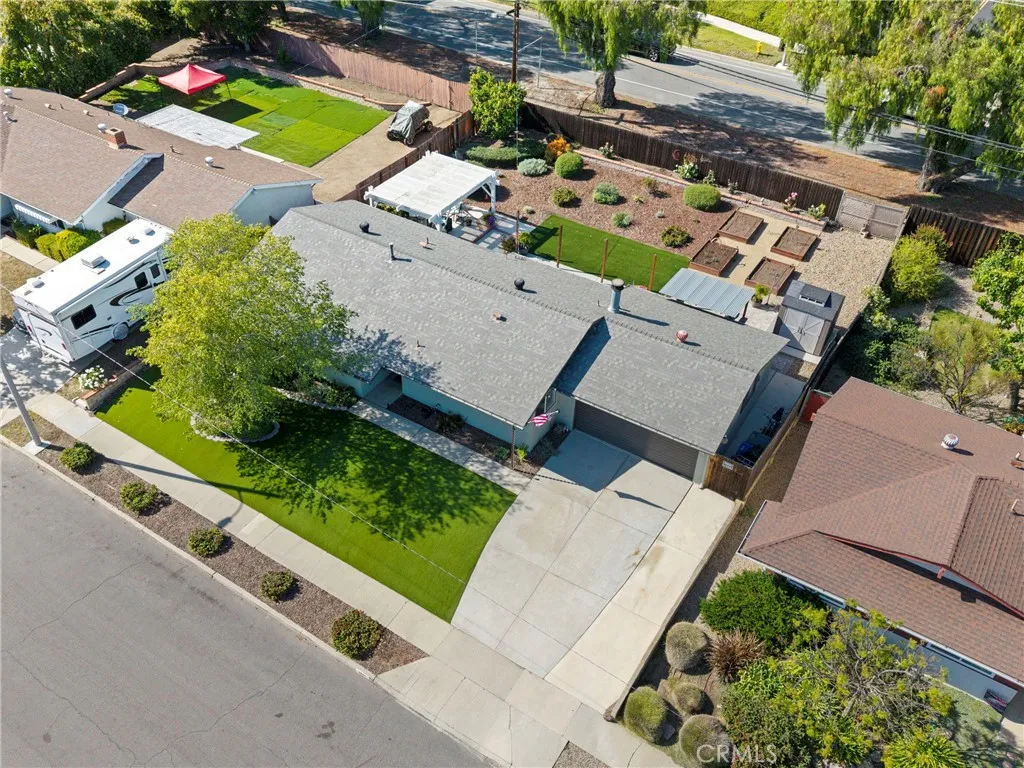 main property photo 28