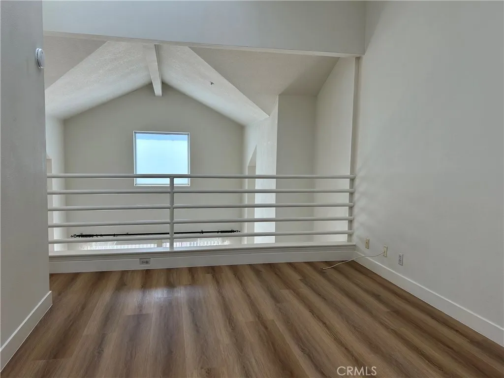 property viewer photo 9