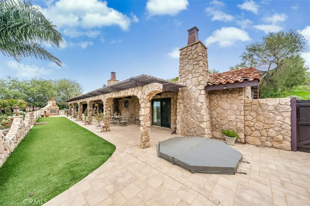 main property photo 24