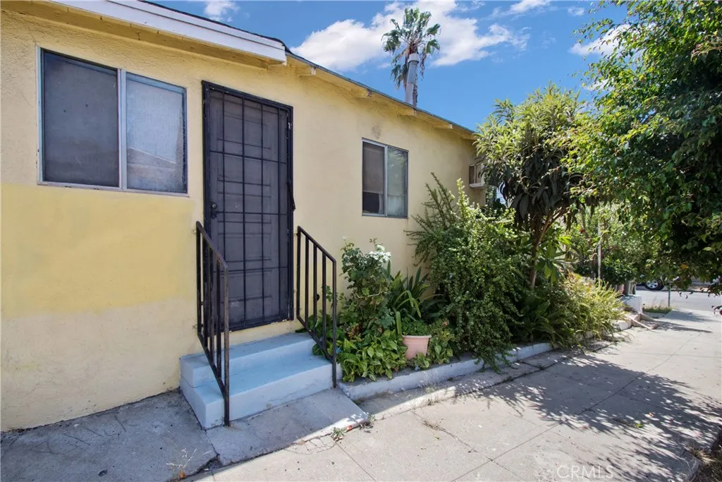 main property photo 11